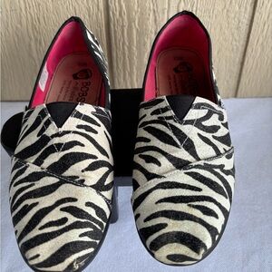 Skechers Zebra Print Women's Shoes - Black and White